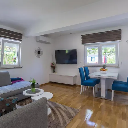 2 Bedroom Beautiful In Vakantiehuis *