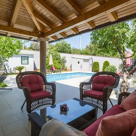 2 Bedroom Beautiful In