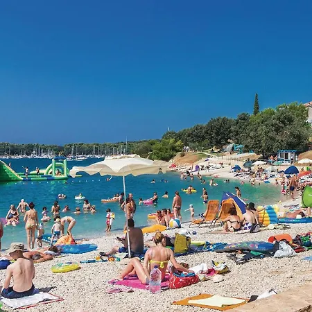 2 Bedroom Beautiful In Ferienhaus Pula