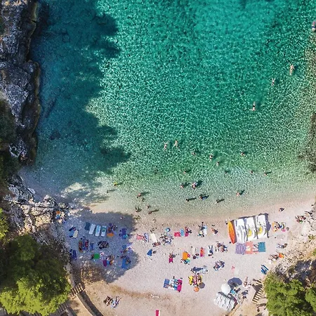 2 Bedroom Beautiful In Pula