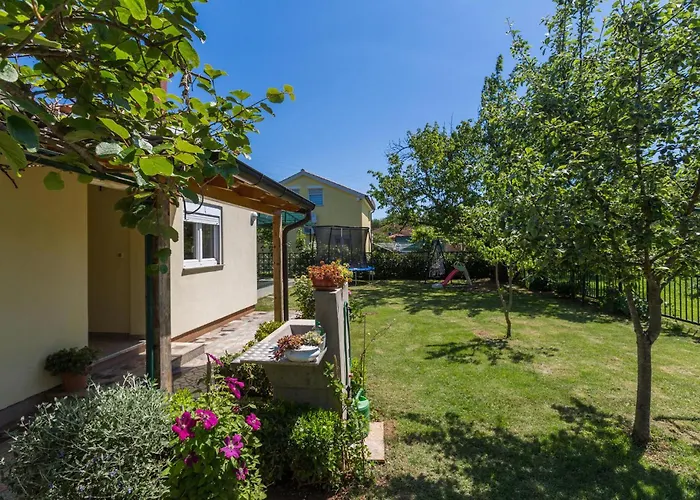 2 Bedroom Beautiful In Pula