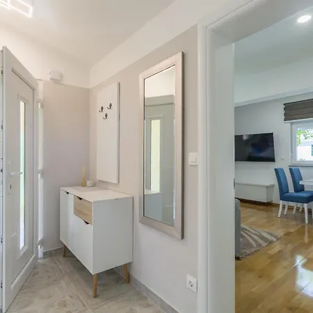 2 Bedroom Beautiful In Feriehus