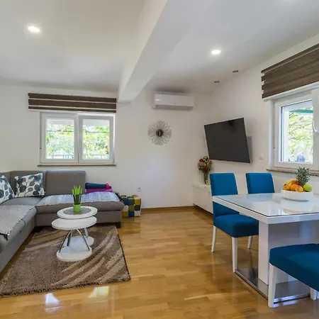 Feriehus 2 Bedroom Beautiful In *