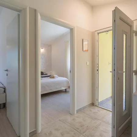 2 Bedroom Beautiful In * Pula