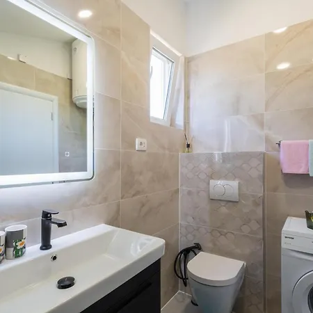 2 Bedroom Beautiful In *