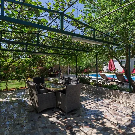 2 Bedroom Beautiful In Feriehus