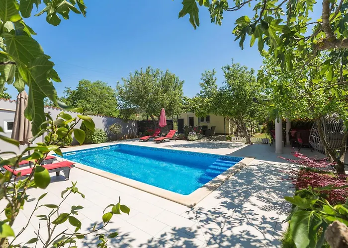 Prázdninový dům 2 Bedroom Beautiful In *