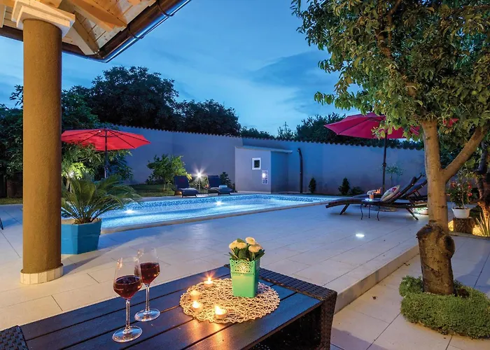 Prázdninový dům 2 Bedroom Beautiful In *